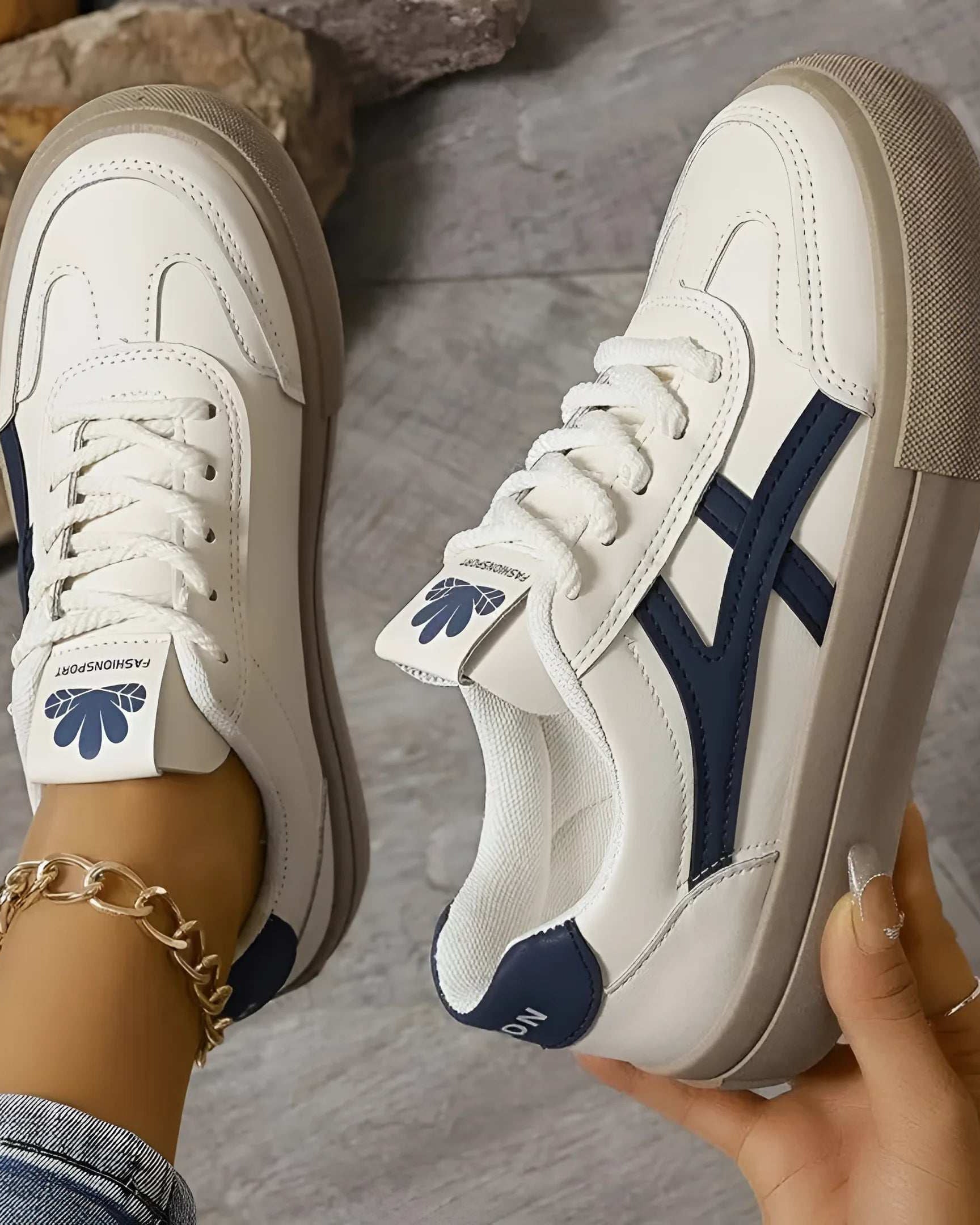 MANDY | COMFORT CHIC SNEAKERS