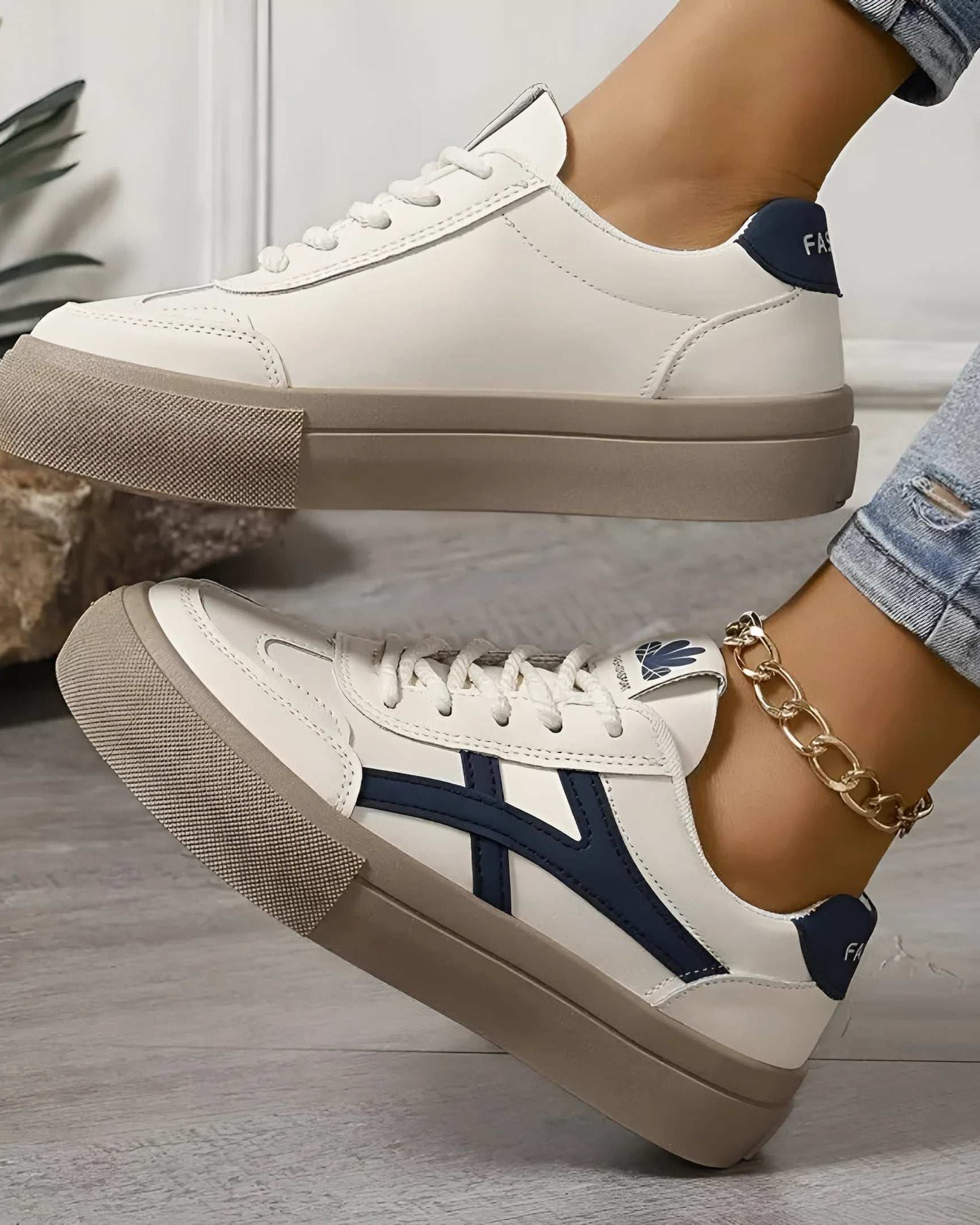 MANDY | COMFORT CHIC SNEAKERS