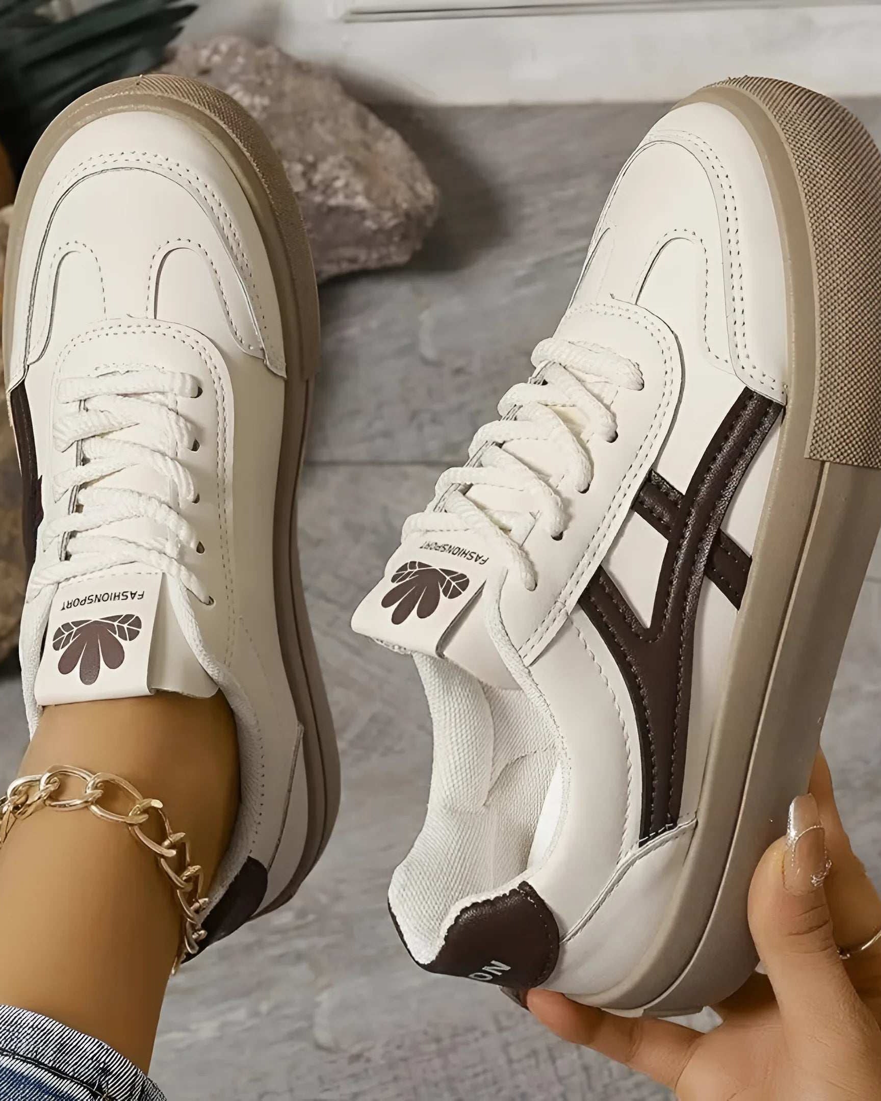 MANDY | COMFORT CHIC SNEAKERS
