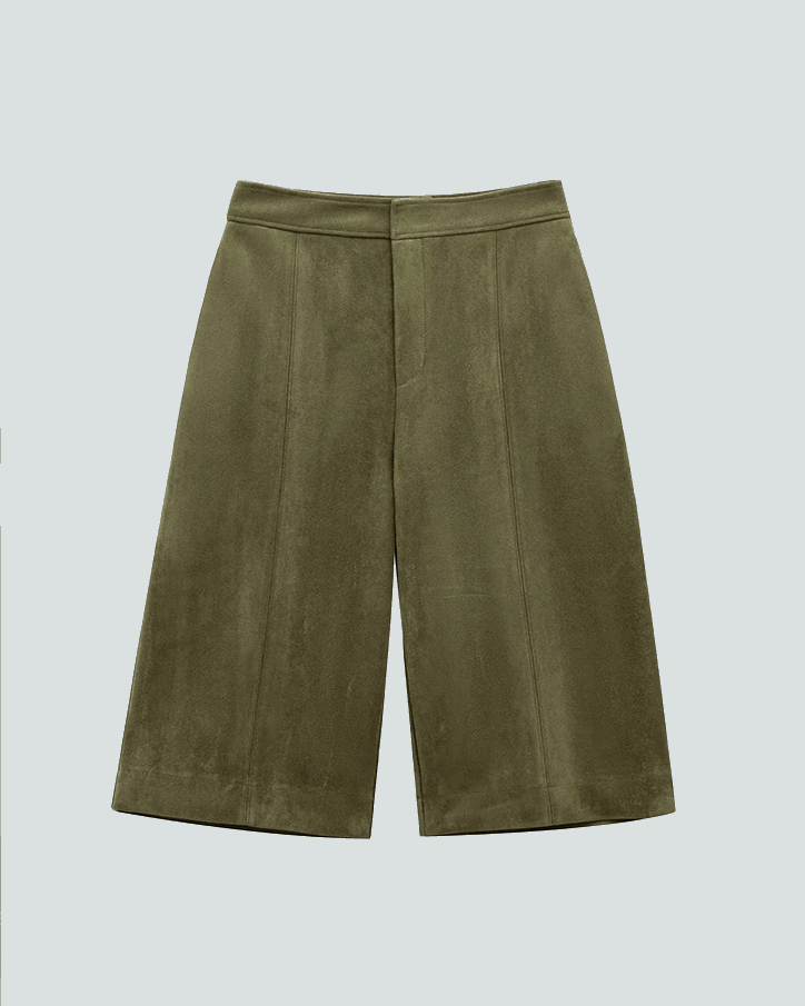 WHITE | Suede-style shorts