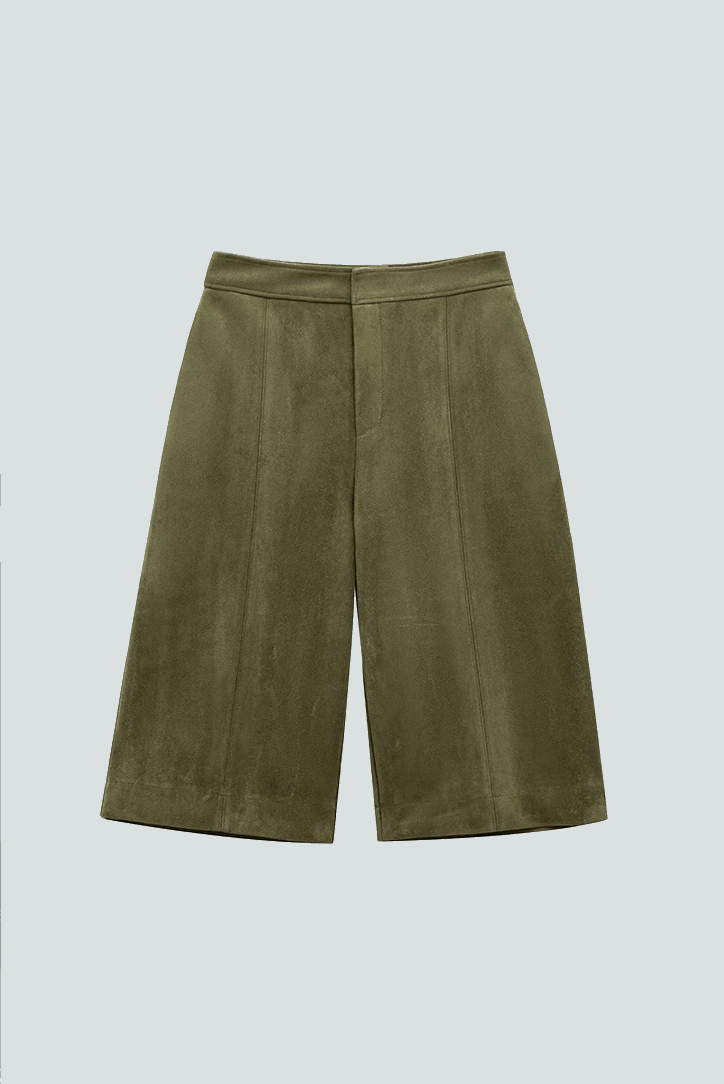 WHITE | Suede-style shorts