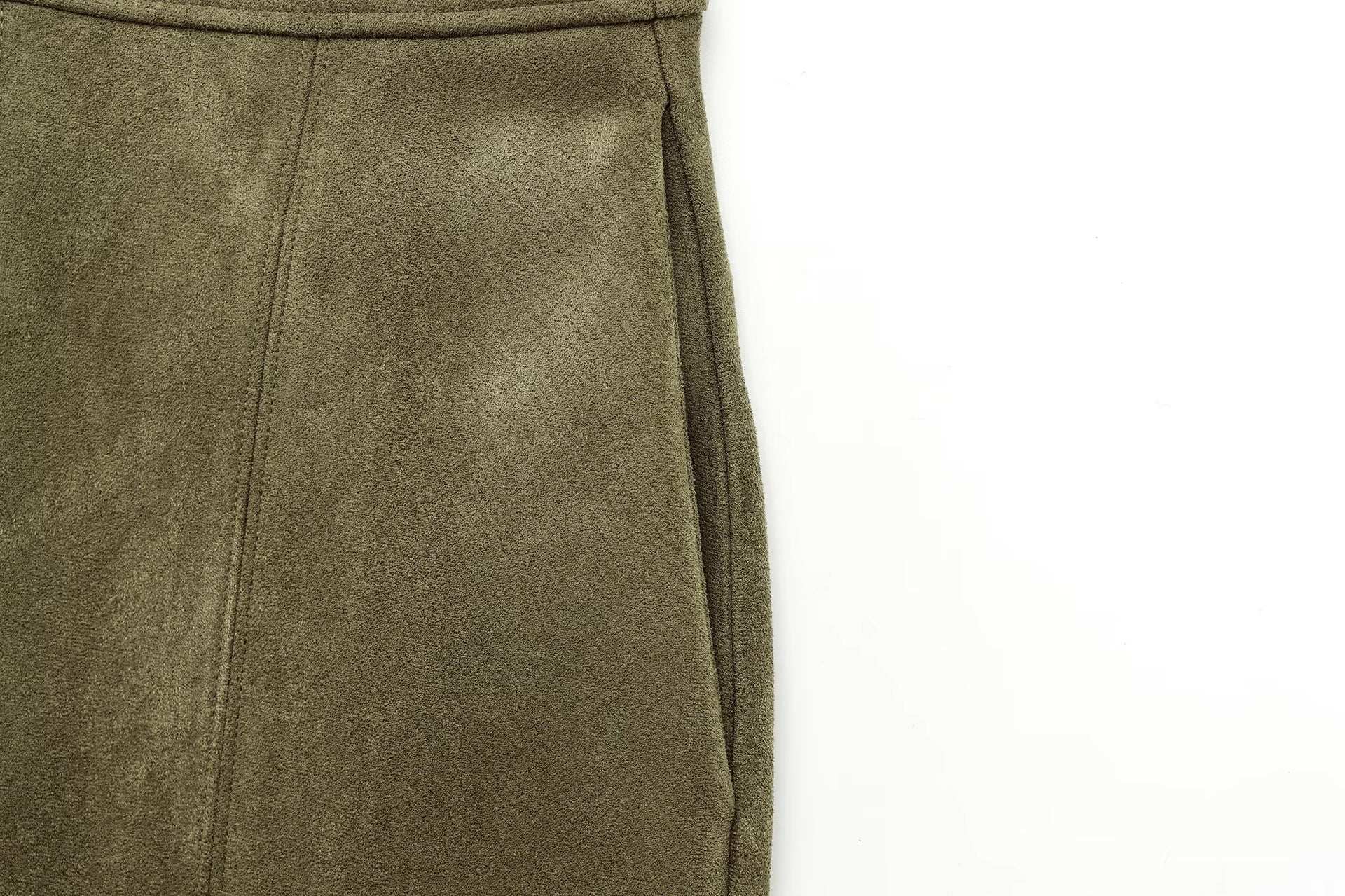 WHITE | Suede-style shorts