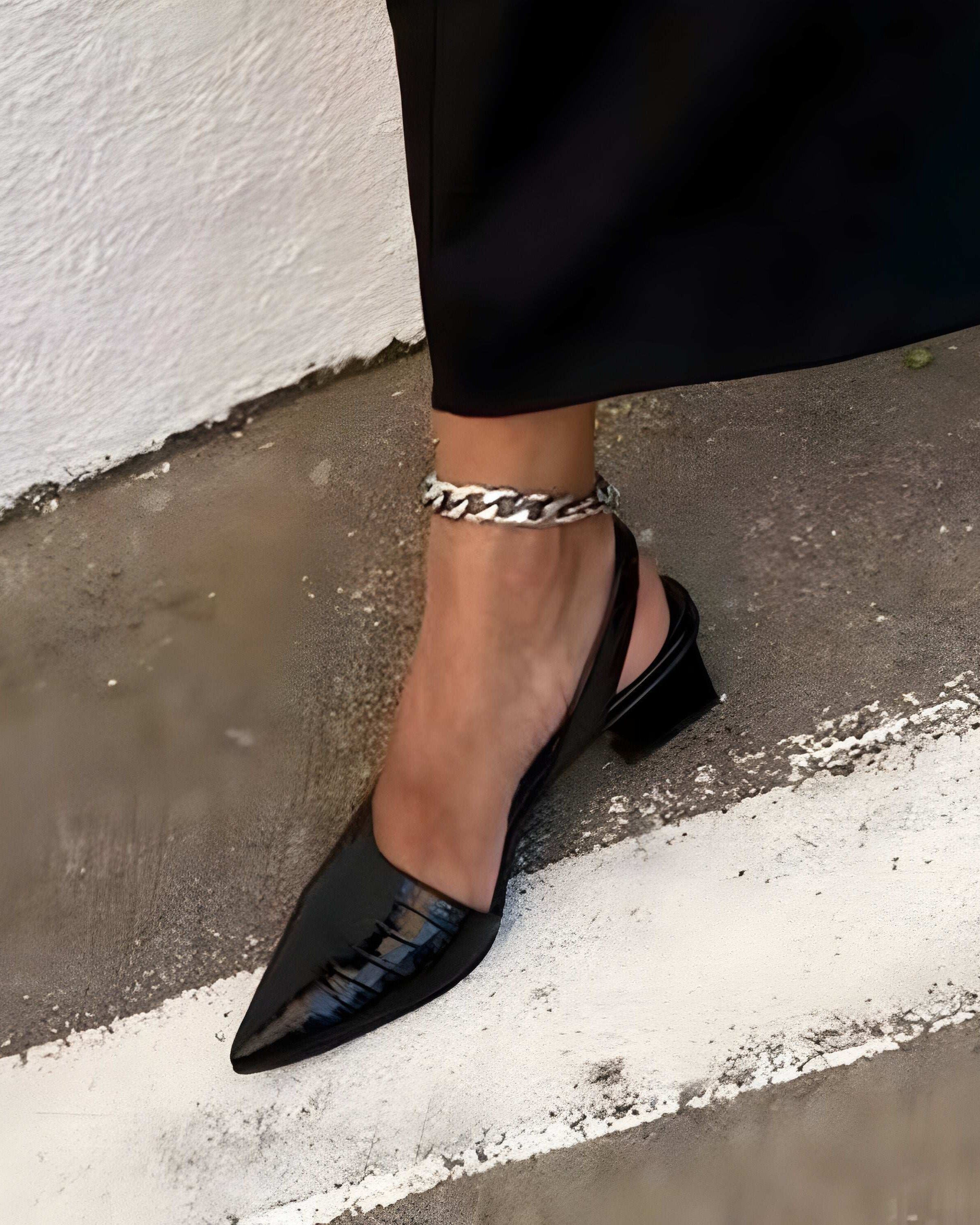 WHITE | low-heeled pumps with open heels