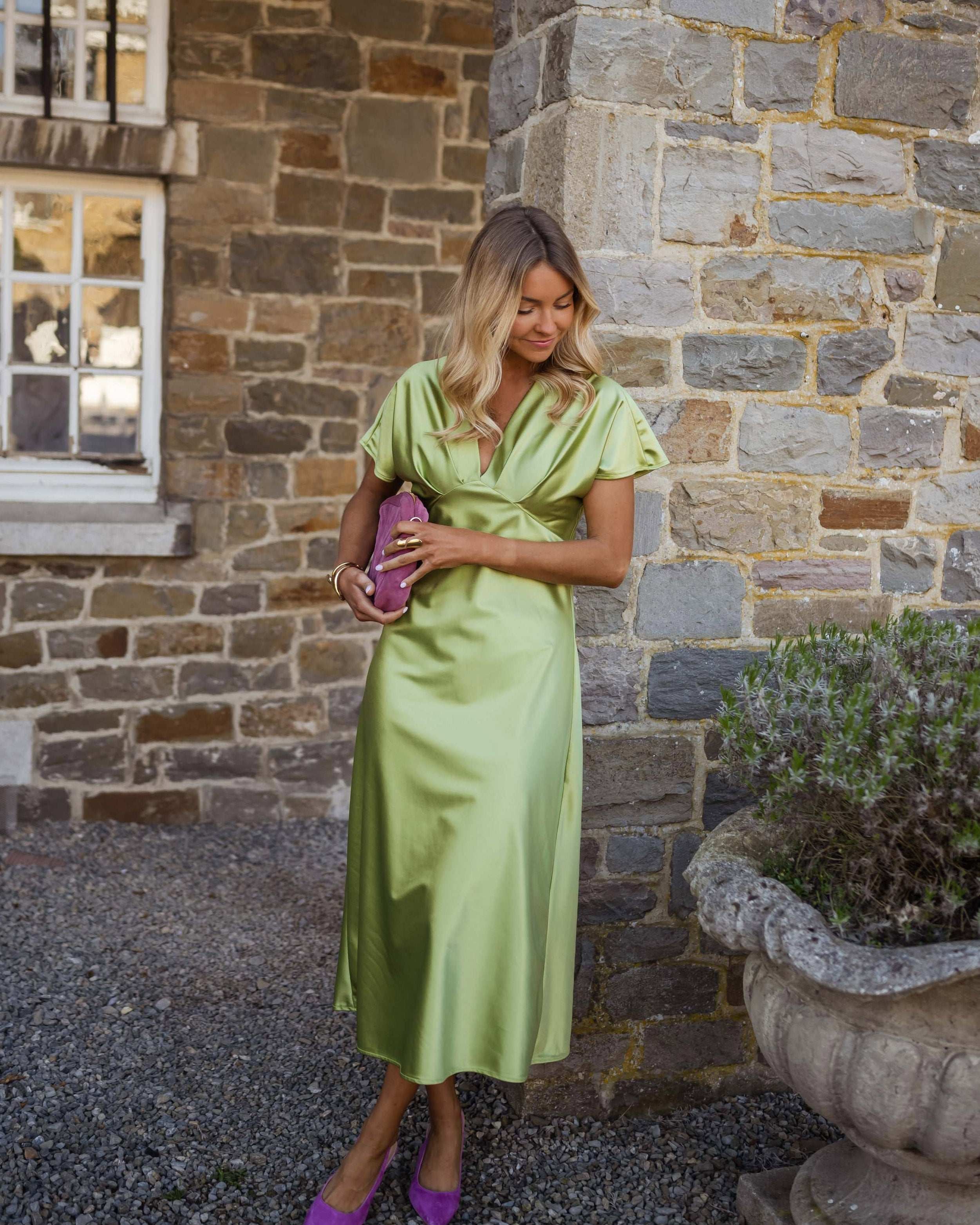 Eleonore™ | The satin dress with a V-neck