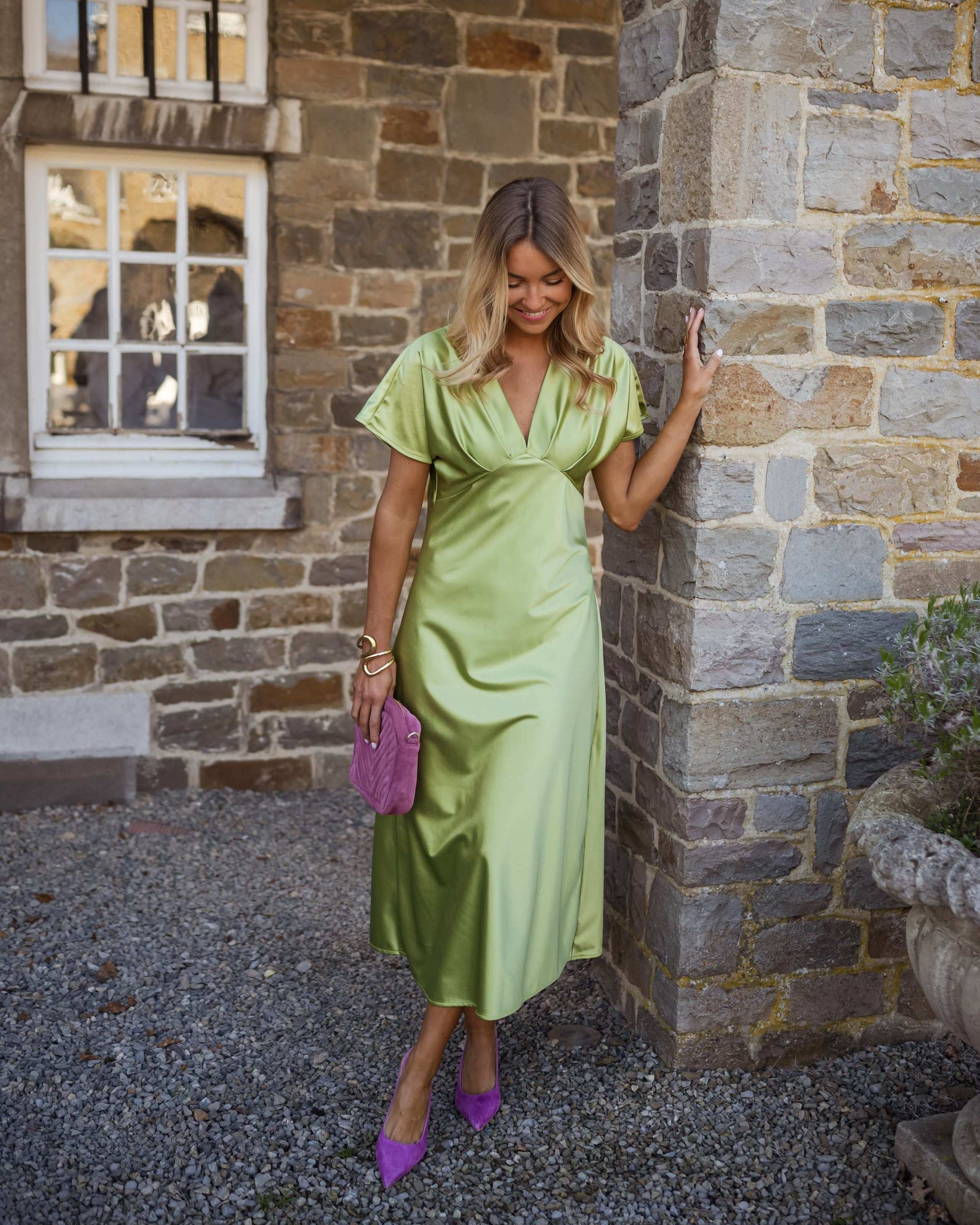 Eleonore™ | The satin dress with a V-neck