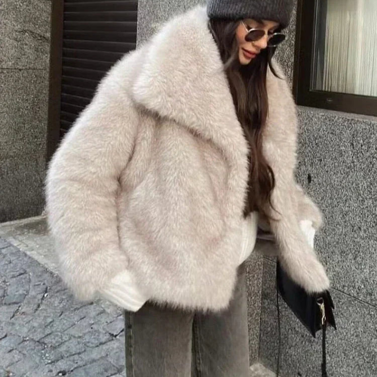 Mary | Luxurious Faux Fur Coat