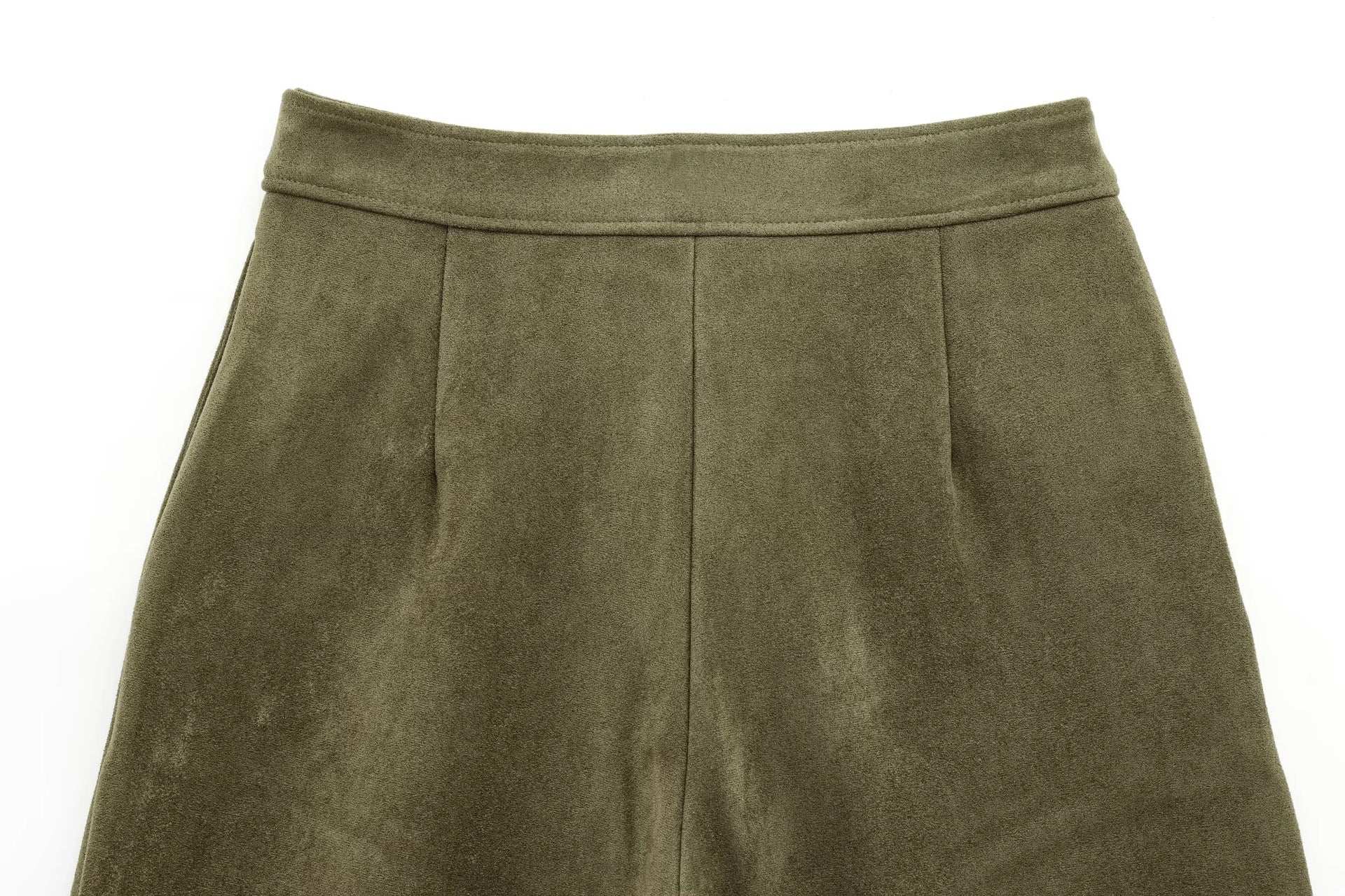 WHITE | Suede-style shorts