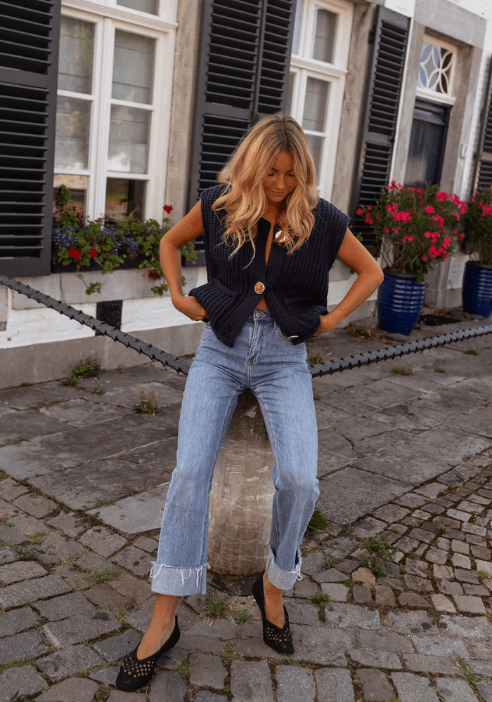 FENJA™ | THE CHIC LAYERED KNIT VEST